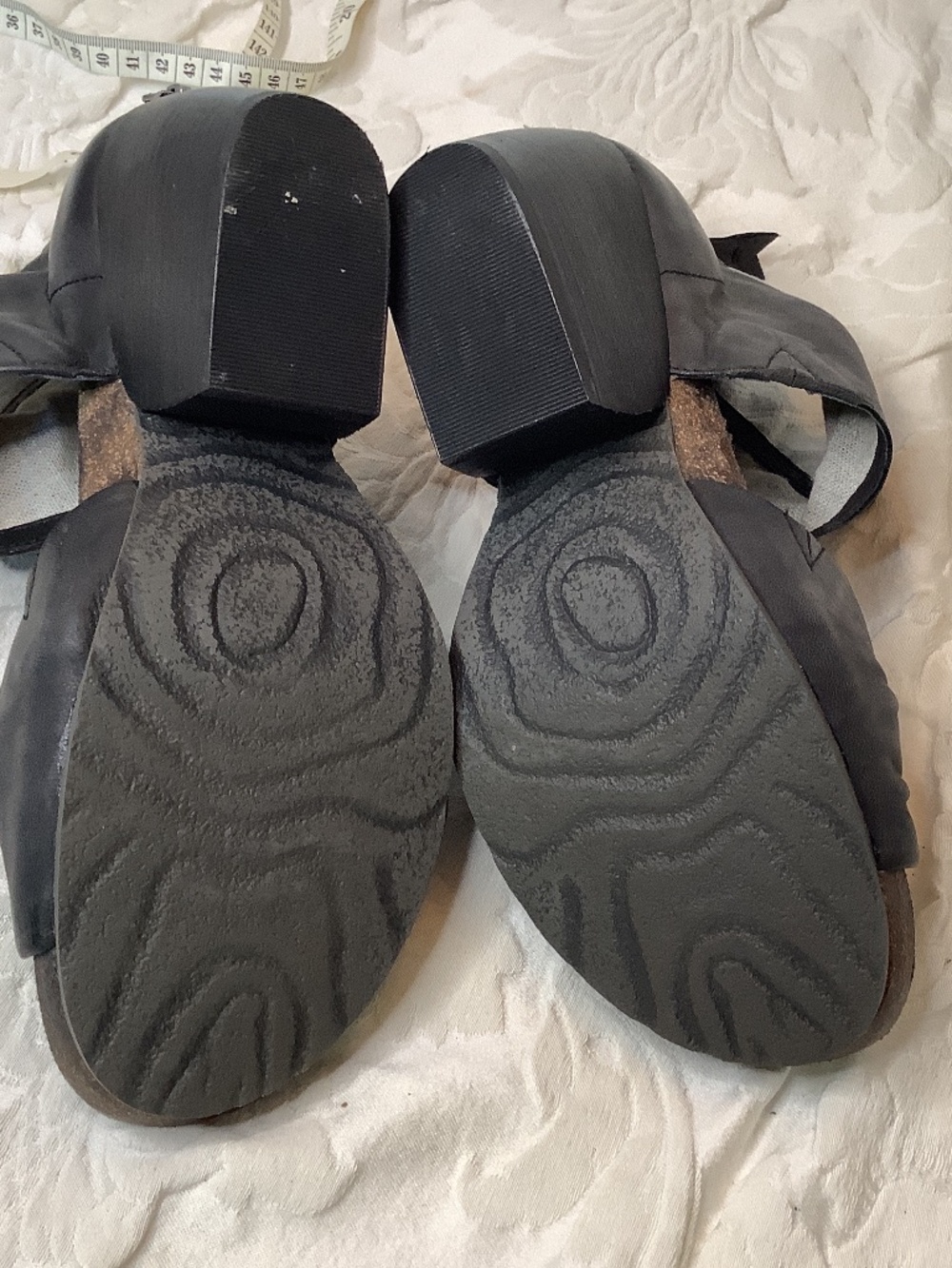 EUC OTBT leather black Patchouli open toe block heels sandals - Picture 12 of 14